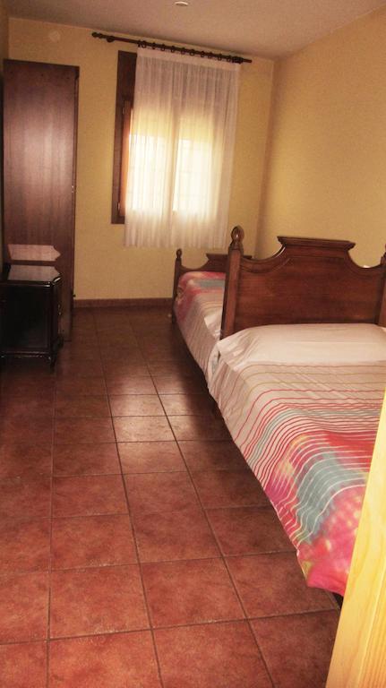 Apartaments La Fabrica Horta de Sant Joan Zimmer foto